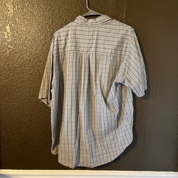 Gray Plaid Short Sleeve Button Down Collared Shirt, Size Large, Wrinkle Free - Picture 4 of 4